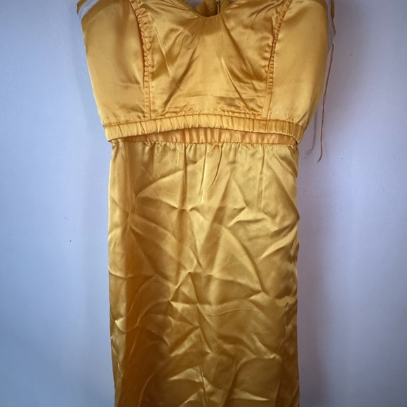 Elegant Yellow Spaghetti Strap Dress - Picture 9 of 10
